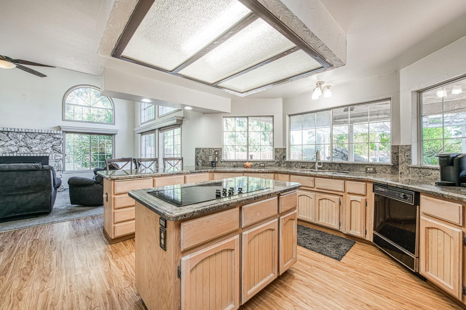 10852 S Bethel Ave, Selma, CA 93662