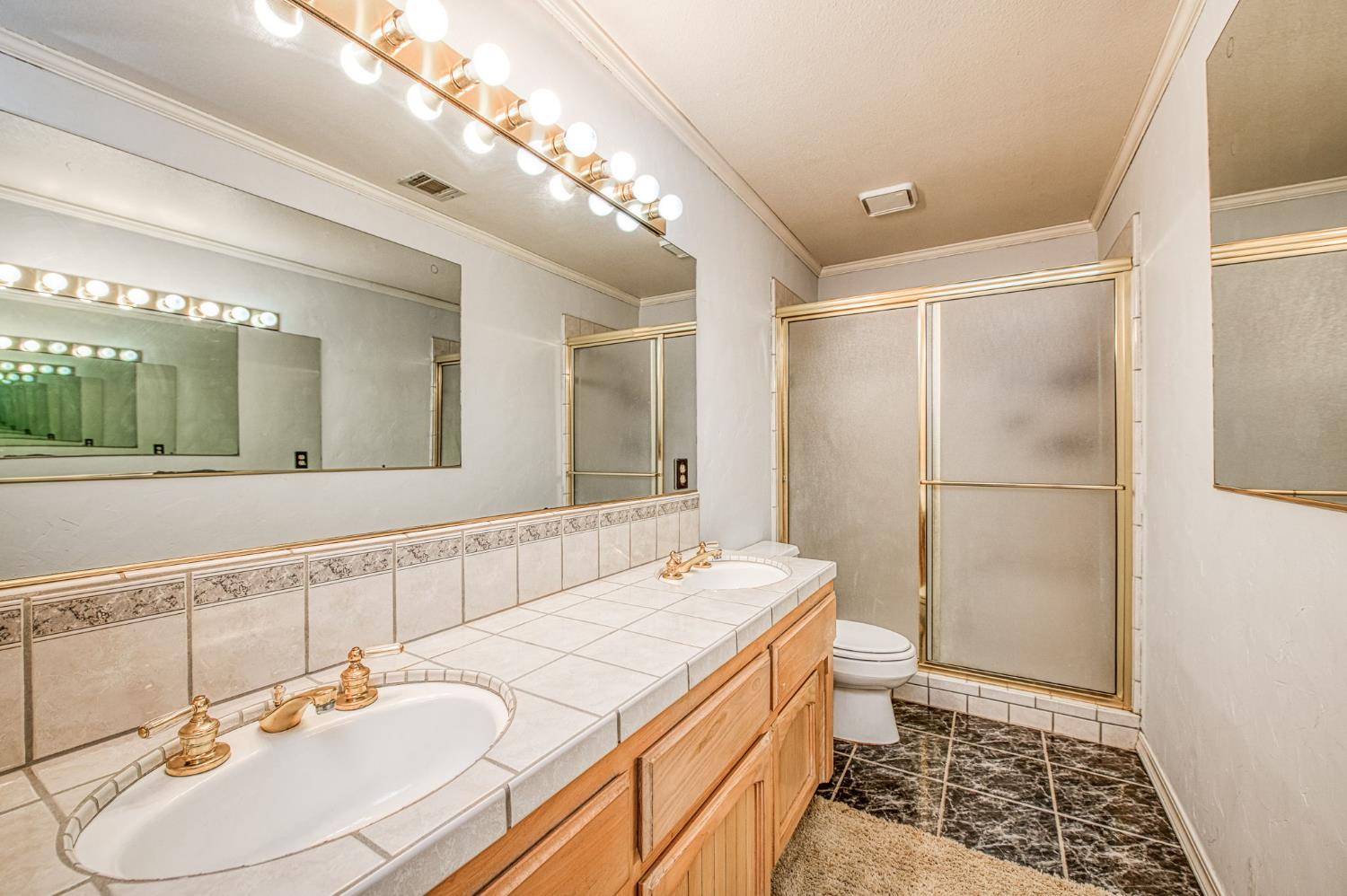 10852 S Bethel Ave, Selma, CA 93662