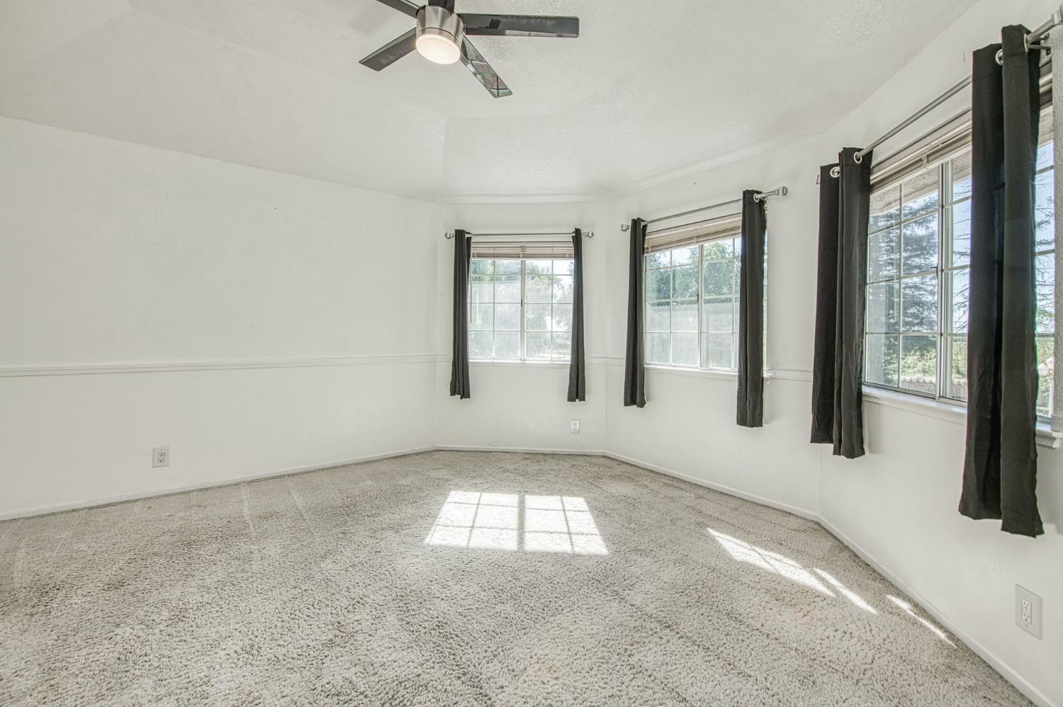 10852 S Bethel Ave, Selma, CA 93662