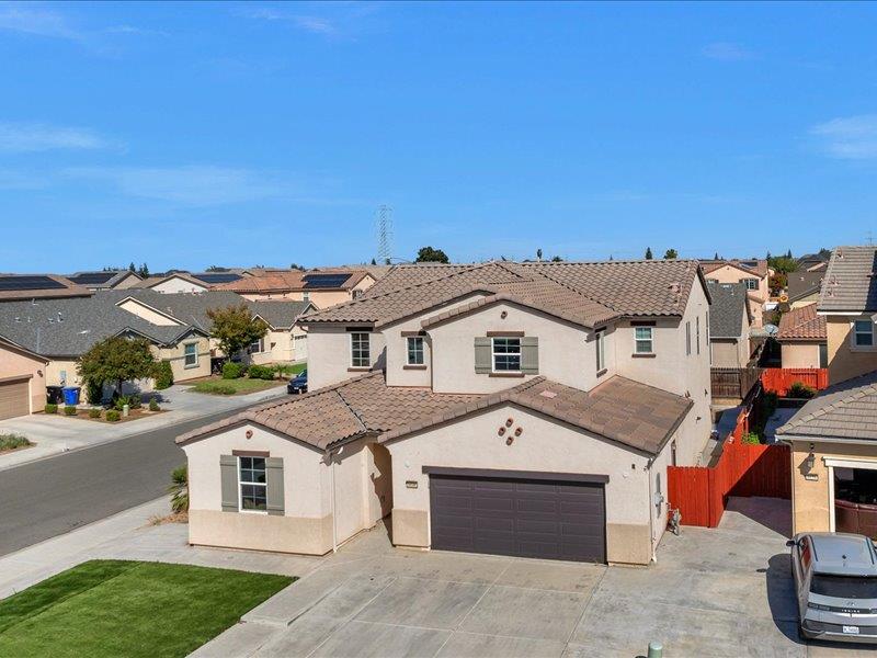 6646 W Beechwood Ave W, Fresno, CA 93722