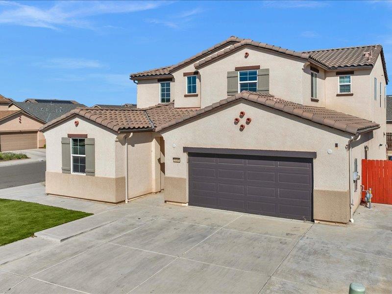 6646 W Beechwood Ave W, Fresno, CA 93722