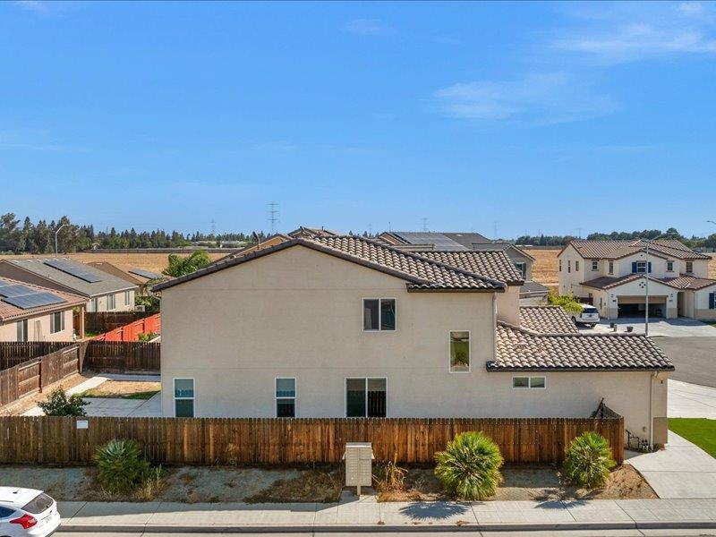 6646 W Beechwood Ave W, Fresno, CA 93722