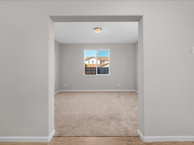 6646 W Beechwood Ave W, Fresno, CA 93722