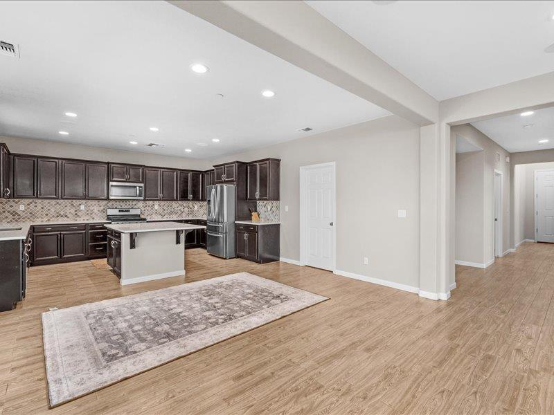 6646 W Beechwood Ave W, Fresno, CA 93722