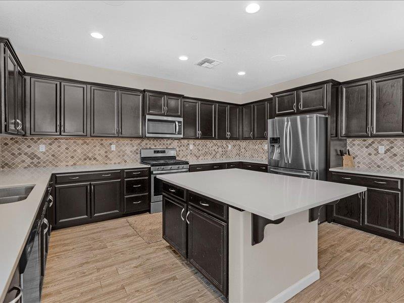 6646 W Beechwood Ave W, Fresno, CA 93722