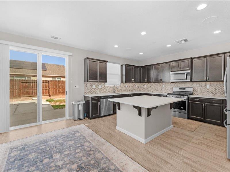 6646 W Beechwood Ave W, Fresno, CA 93722