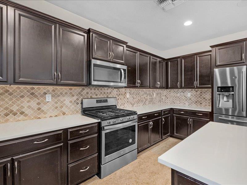 6646 W Beechwood Ave W, Fresno, CA 93722