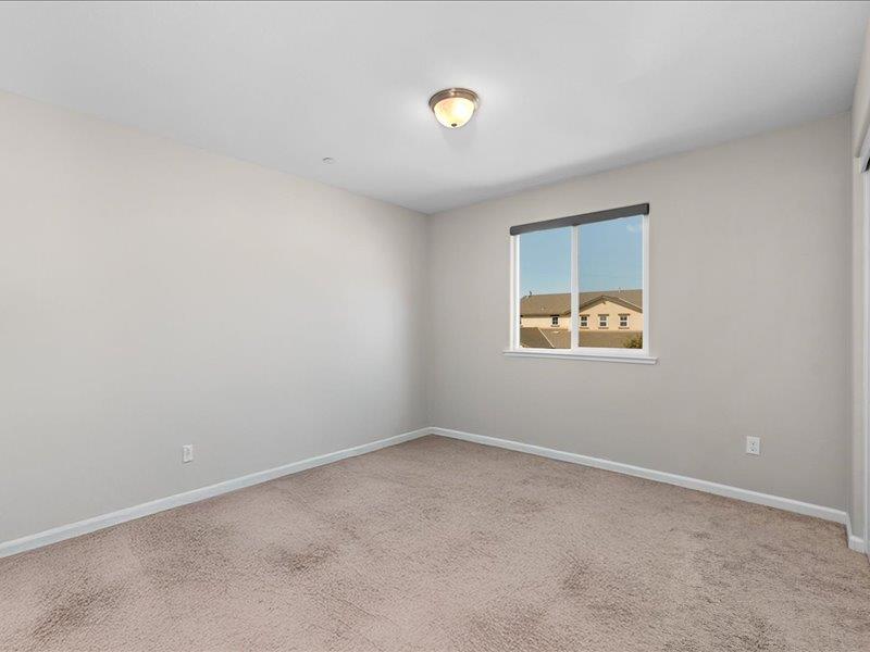 6646 W Beechwood Ave W, Fresno, CA 93722