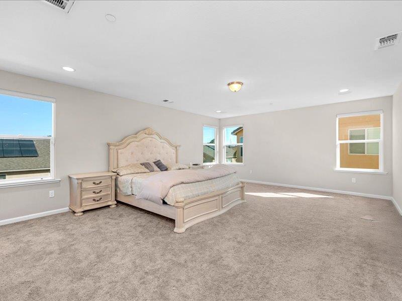 6646 W Beechwood Ave W, Fresno, CA 93722