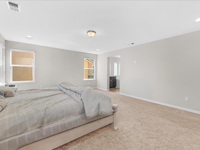 6646 W Beechwood Ave W, Fresno, CA 93722