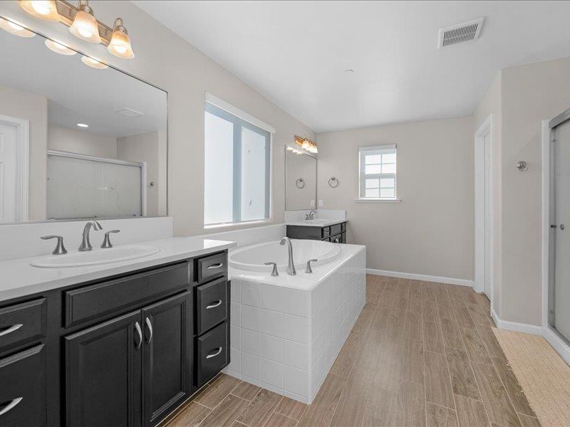 6646 W Beechwood Ave W, Fresno, CA 93722