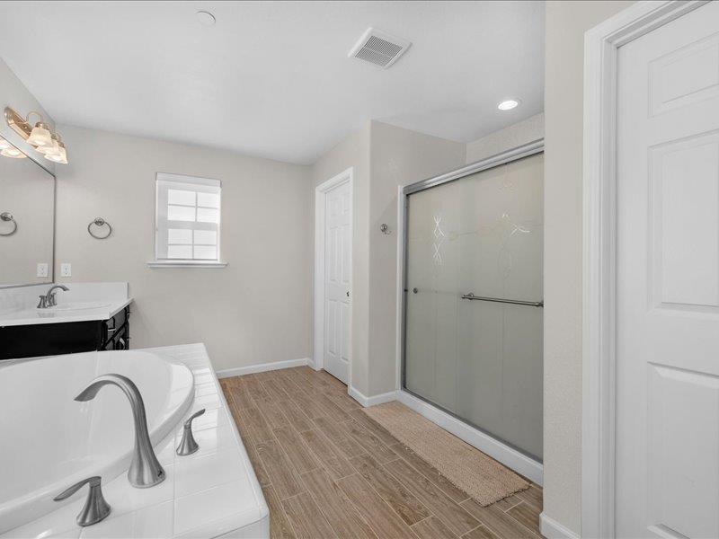 6646 W Beechwood Ave W, Fresno, CA 93722