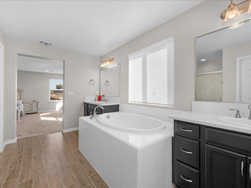 6646 W Beechwood Ave W, Fresno, CA 93722