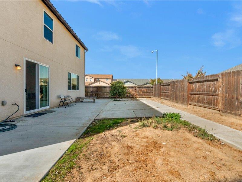 6646 W Beechwood Ave W, Fresno, CA 93722