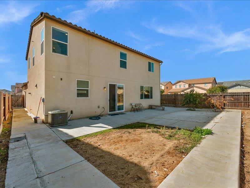 6646 W Beechwood Ave W, Fresno, CA 93722