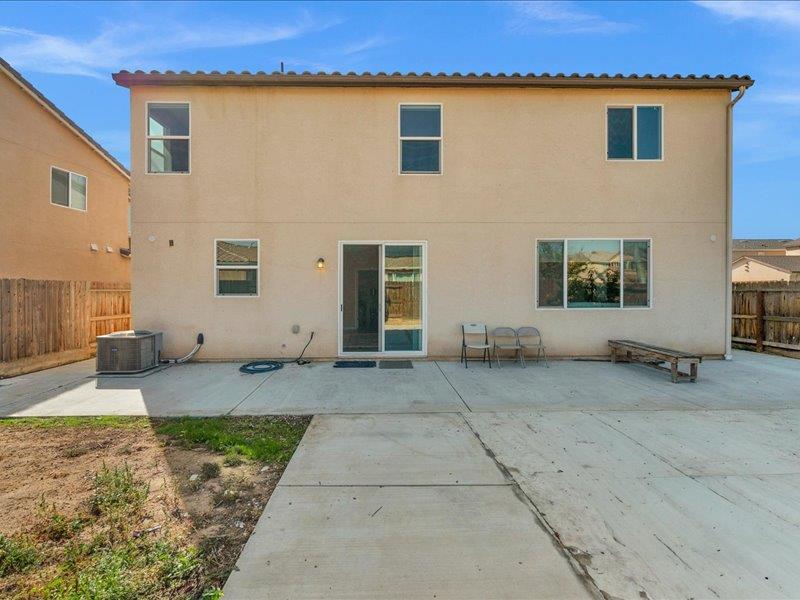 6646 W Beechwood Ave W, Fresno, CA 93722