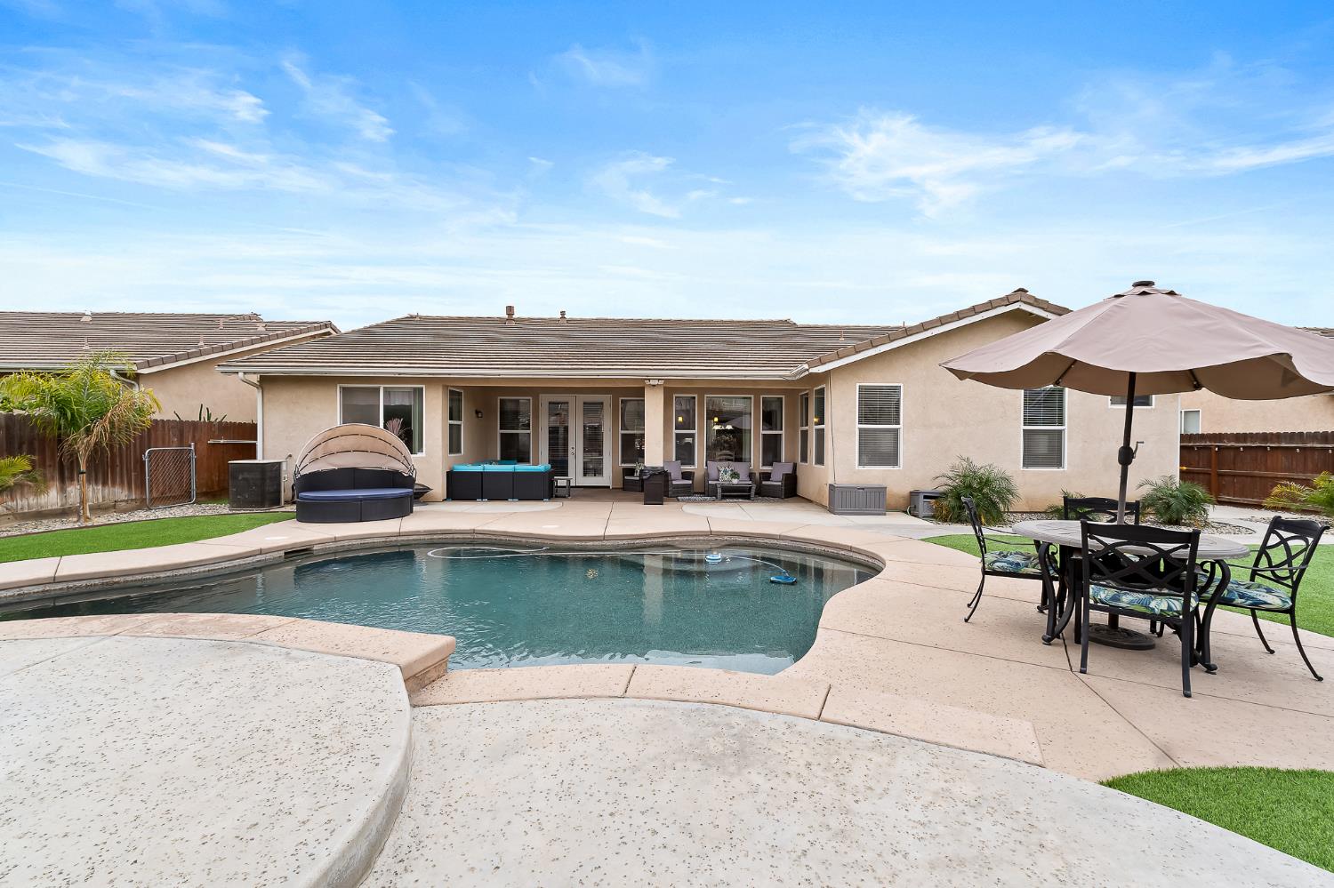 5779 E Garrett Ave, Fresno, CA 93727