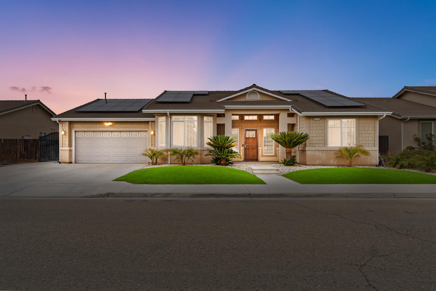 5779 E Garrett Ave, Fresno, CA 93727