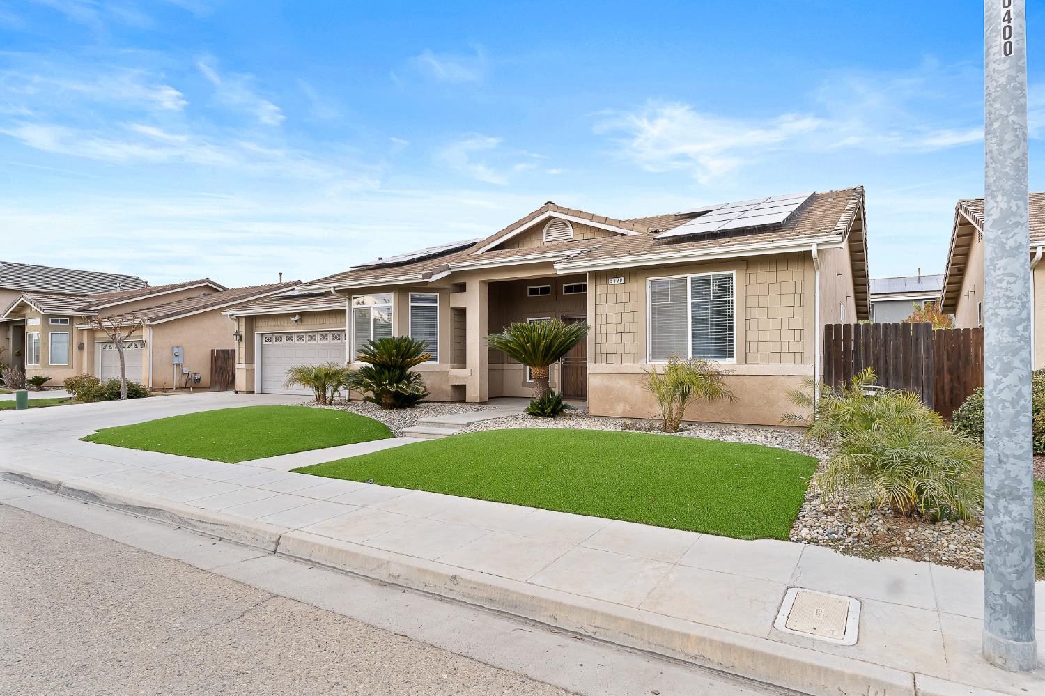 5779 E Garrett Ave, Fresno, CA 93727