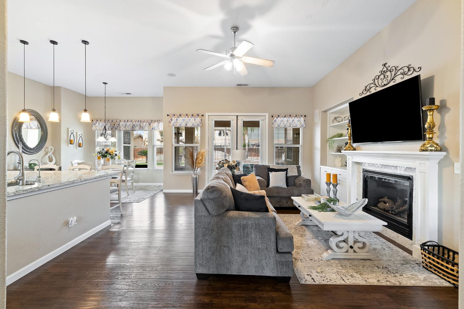 5779 E Garrett Ave, Fresno, CA 93727