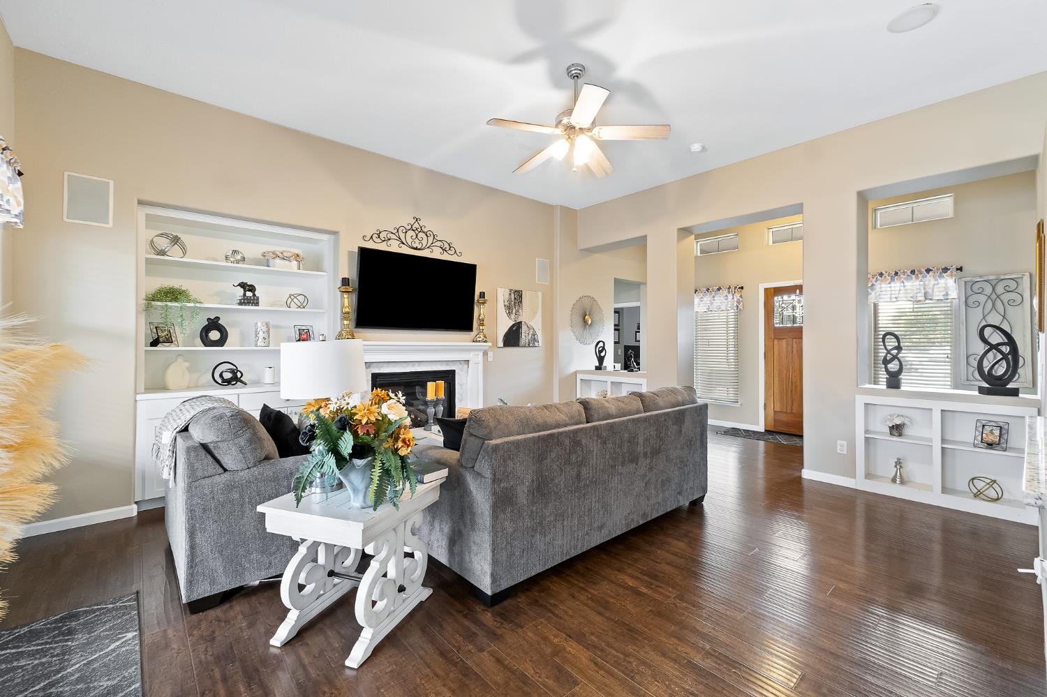 5779 E Garrett Ave, Fresno, CA 93727