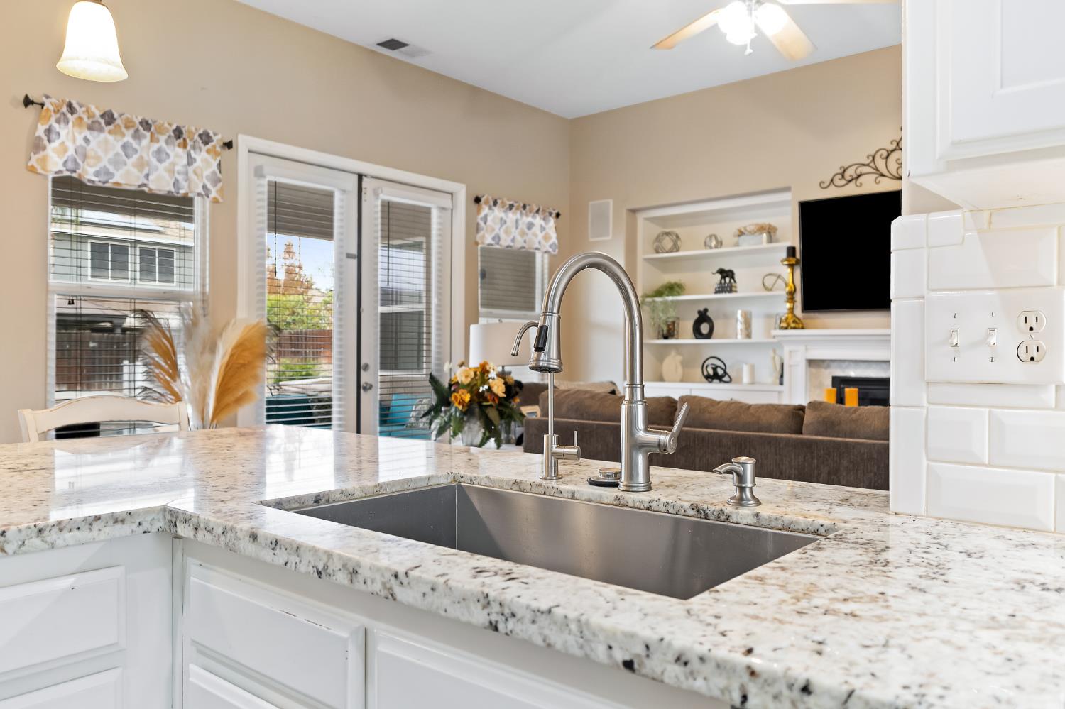 5779 E Garrett Ave, Fresno, CA 93727