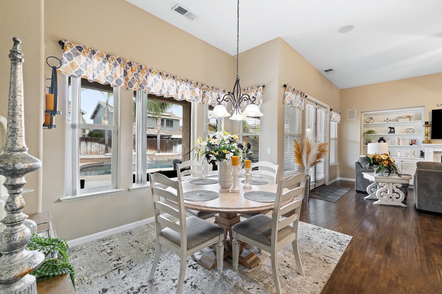 5779 E Garrett Ave, Fresno, CA 93727