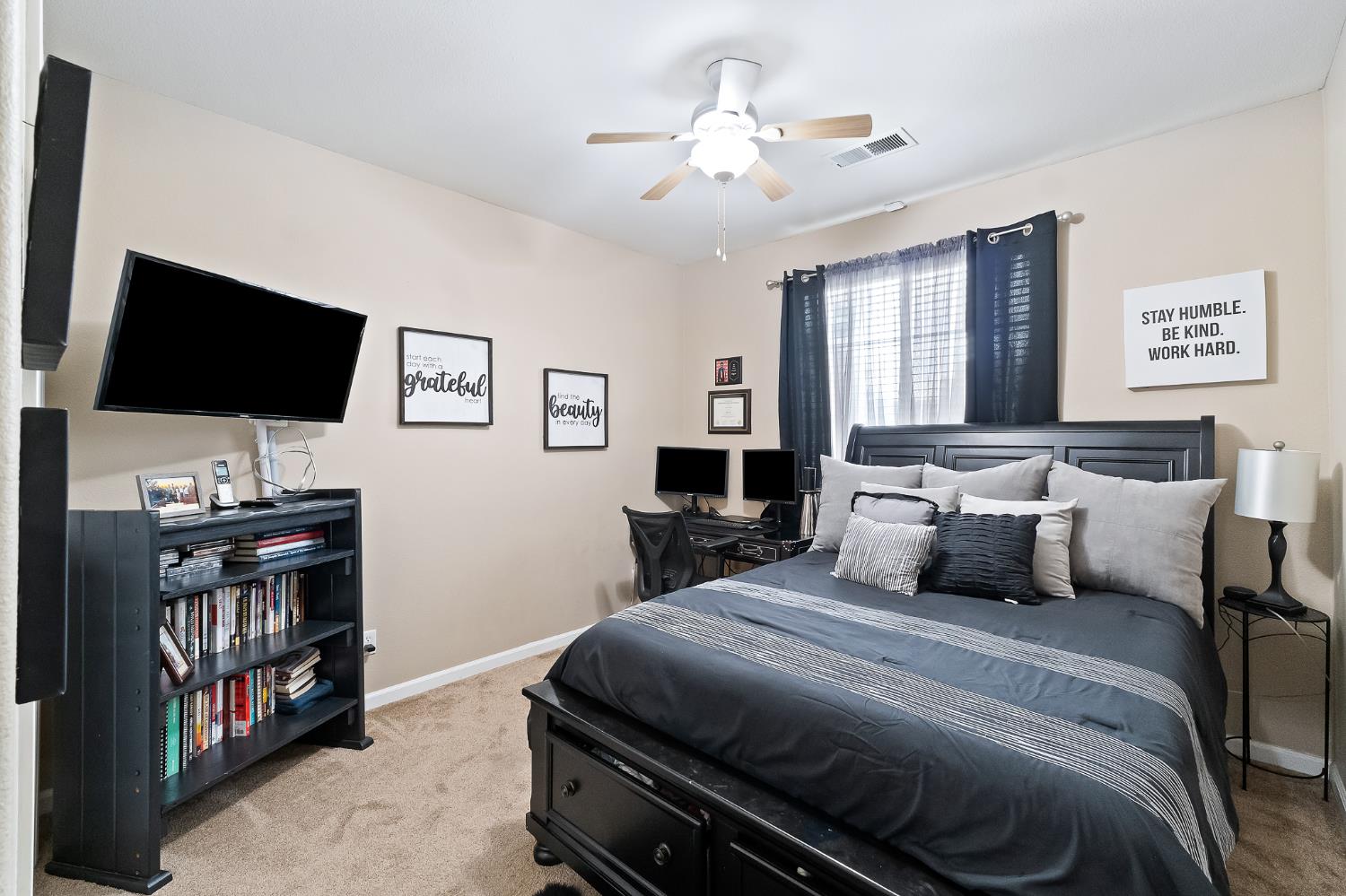 5779 E Garrett Ave, Fresno, CA 93727