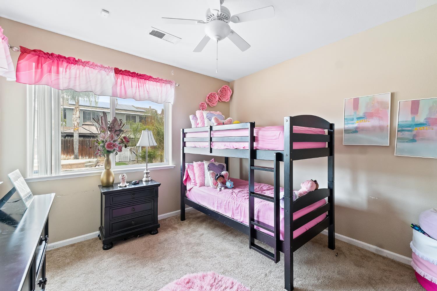 5779 E Garrett Ave, Fresno, CA 93727