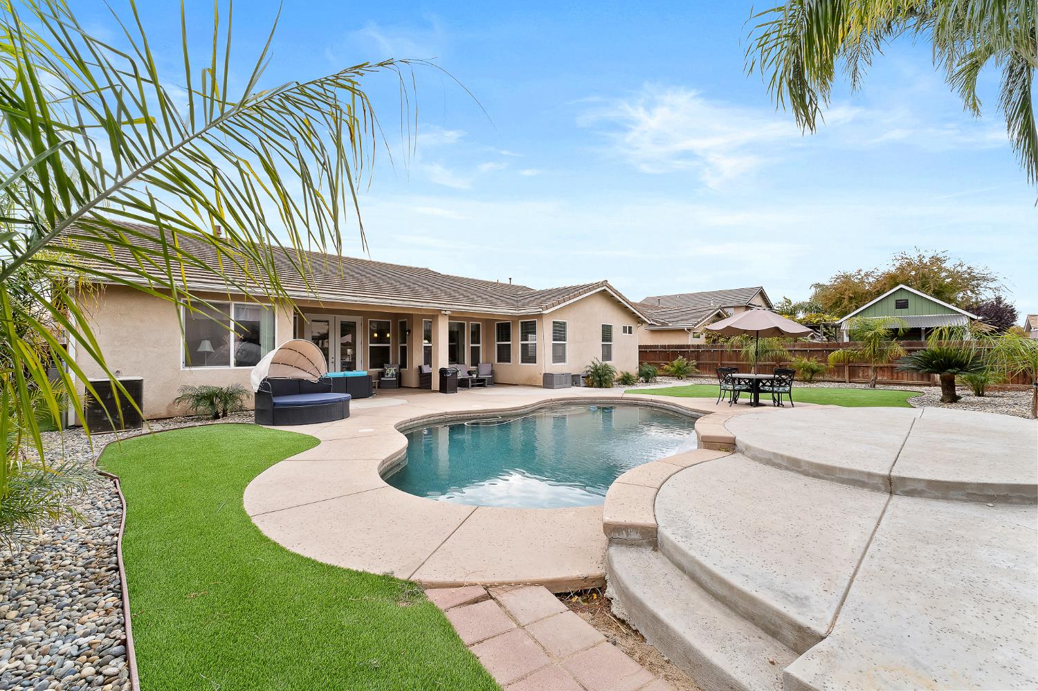 5779 E Garrett Ave, Fresno, CA 93727