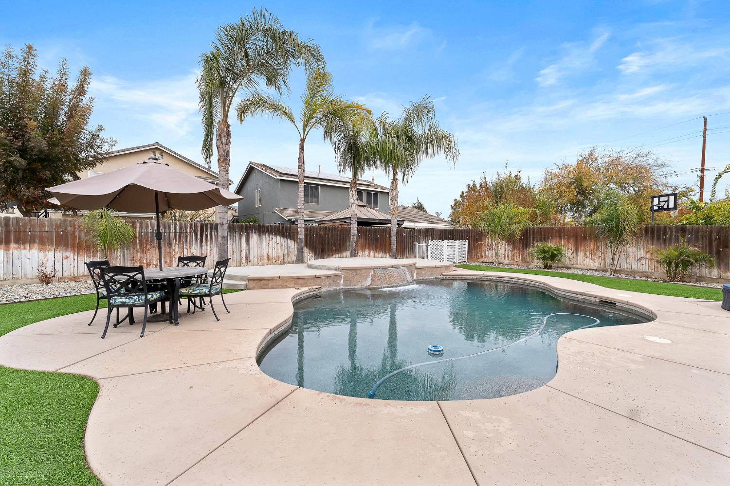 5779 E Garrett Ave, Fresno, CA 93727