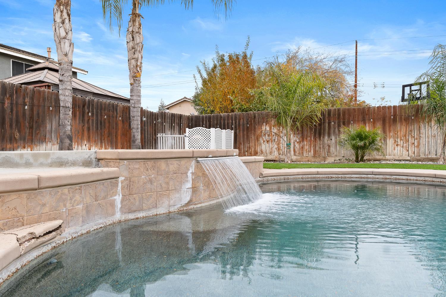 5779 E Garrett Ave, Fresno, CA 93727