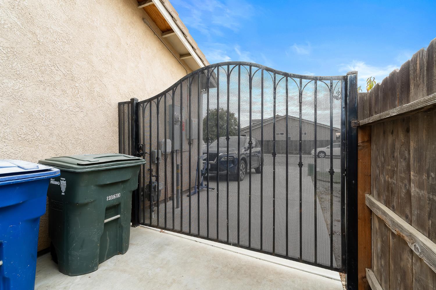 5779 E Garrett Ave, Fresno, CA 93727