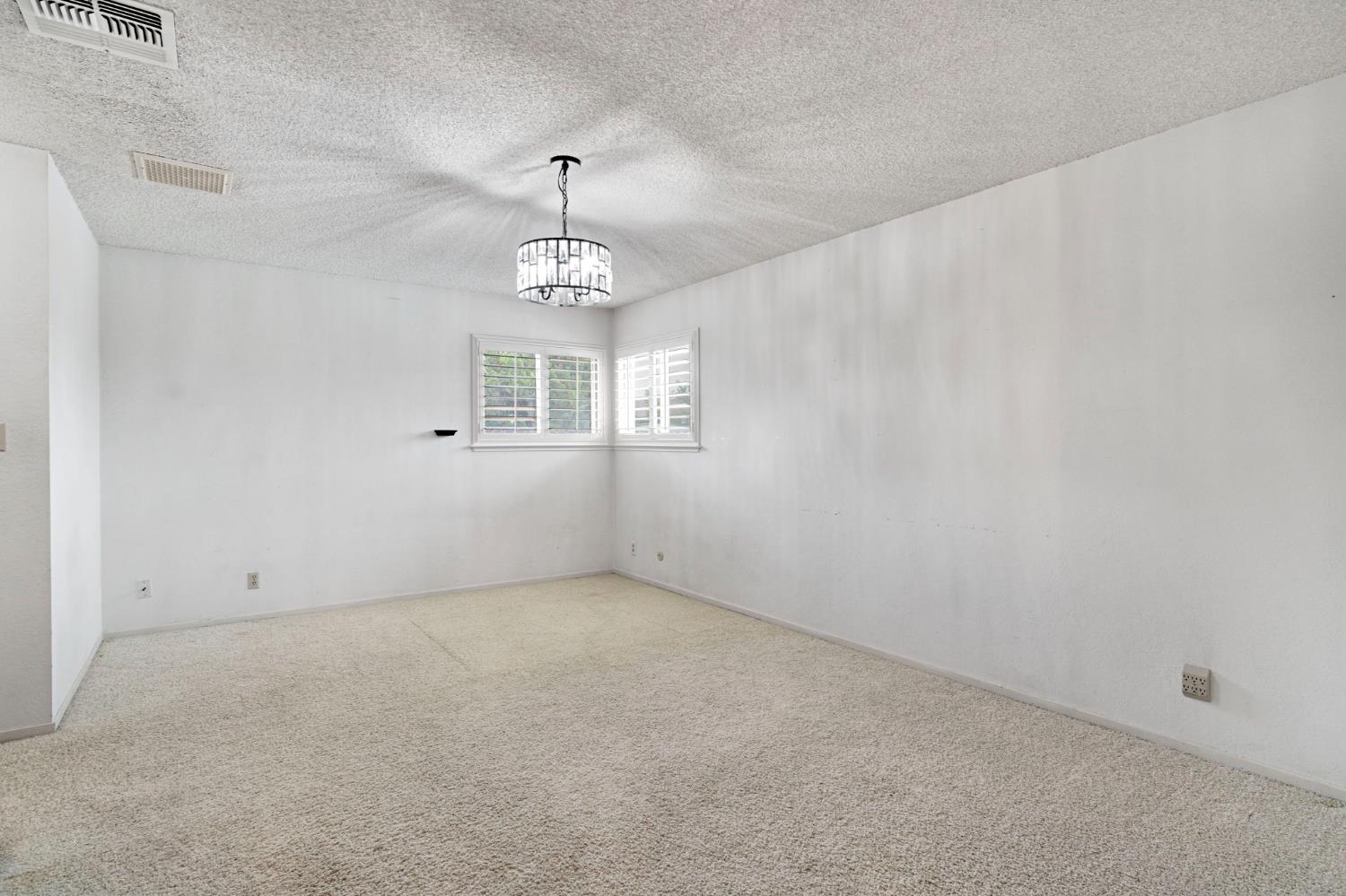 2130 N Garden Ave, Fresno, CA 93703