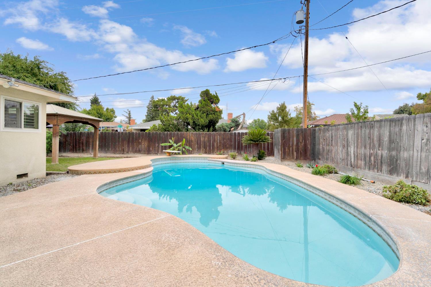 2130 N Garden Ave, Fresno, CA 93703