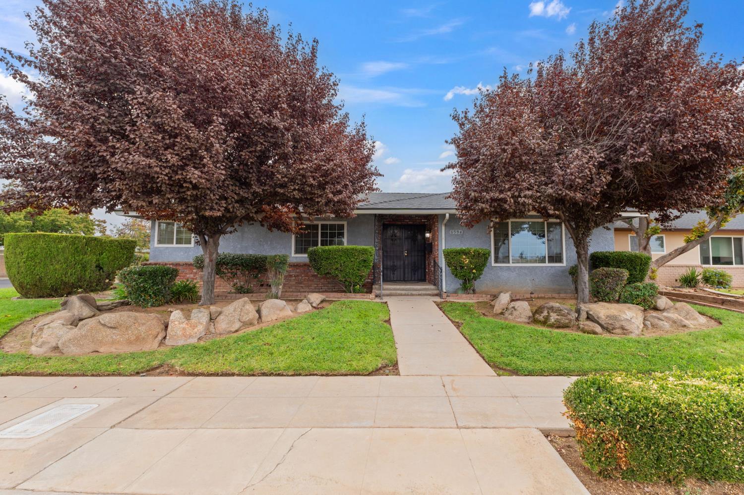 6594 N Fresno St, Fresno, CA 93710