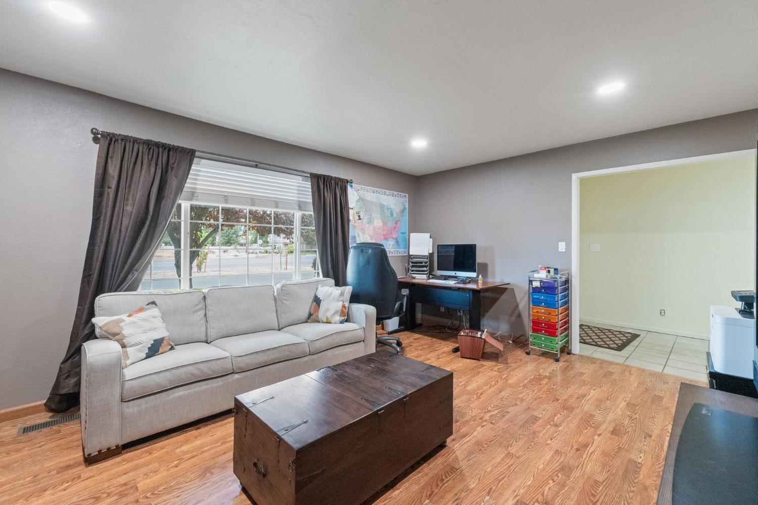 6594 N Fresno St, Fresno, CA 93710