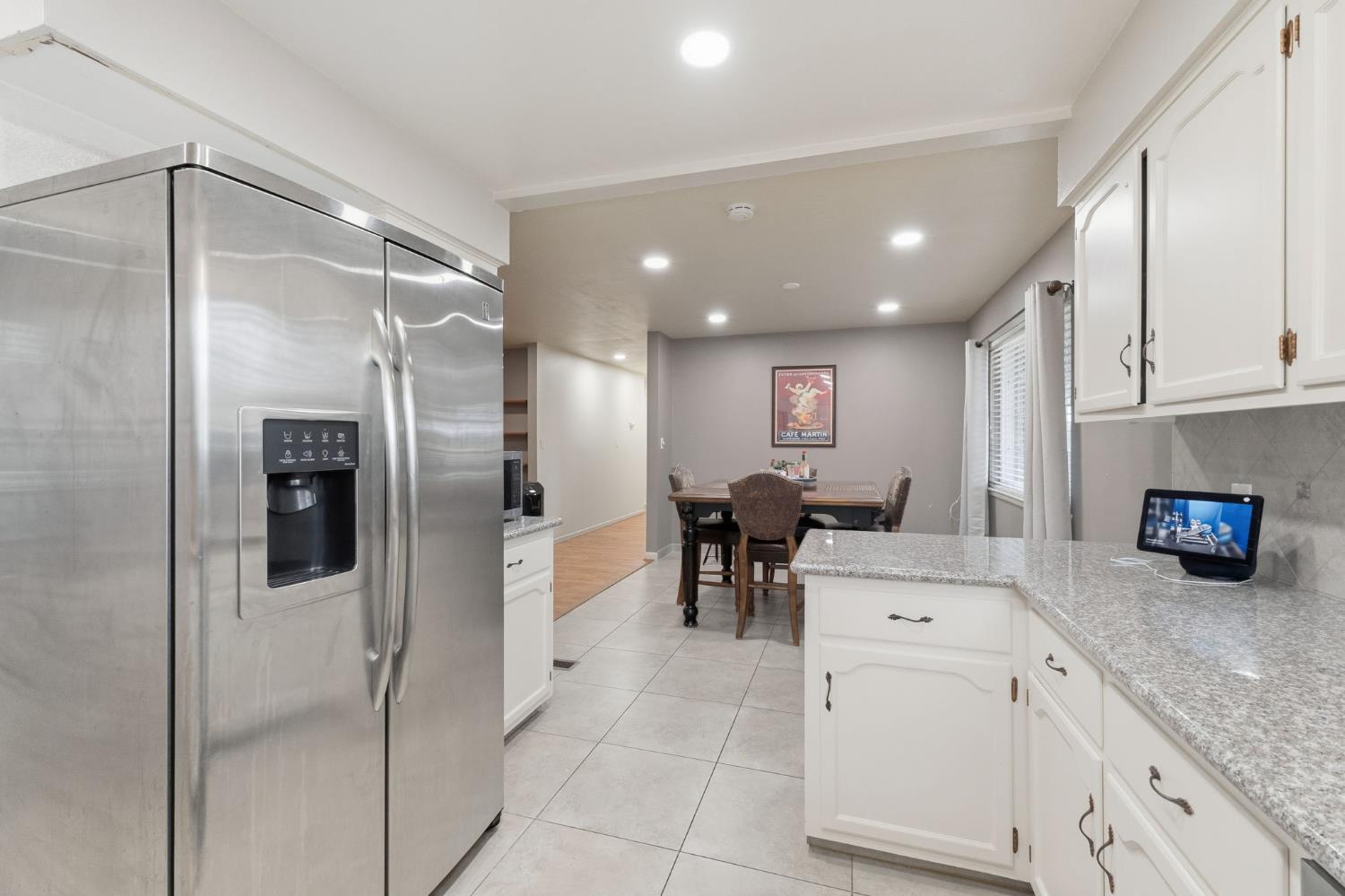 6594 N Fresno St, Fresno, CA 93710