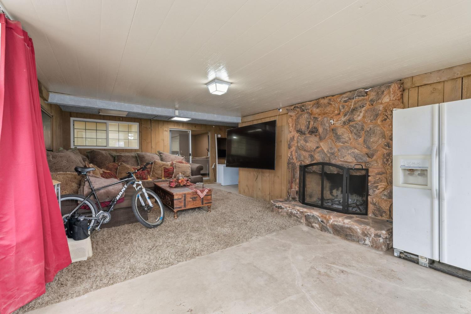 6594 N Fresno St, Fresno, CA 93710