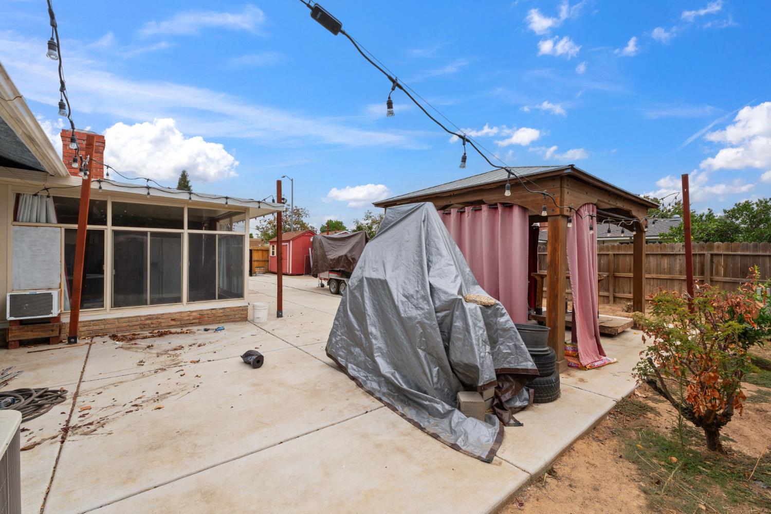 6594 N Fresno St, Fresno, CA 93710