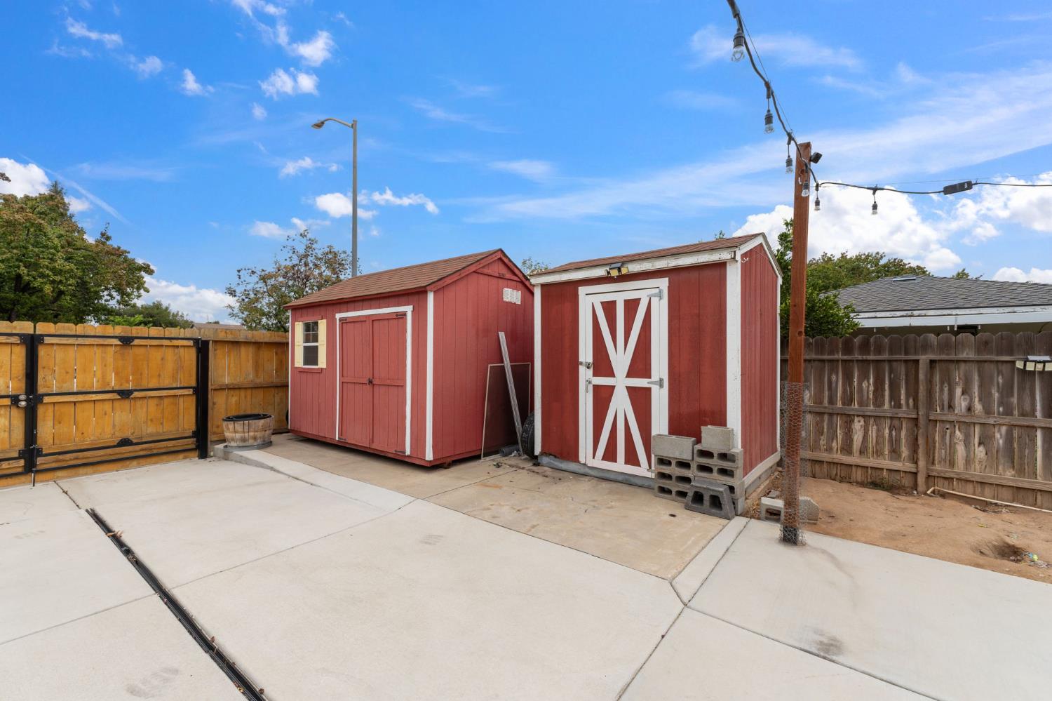 6594 N Fresno St, Fresno, CA 93710