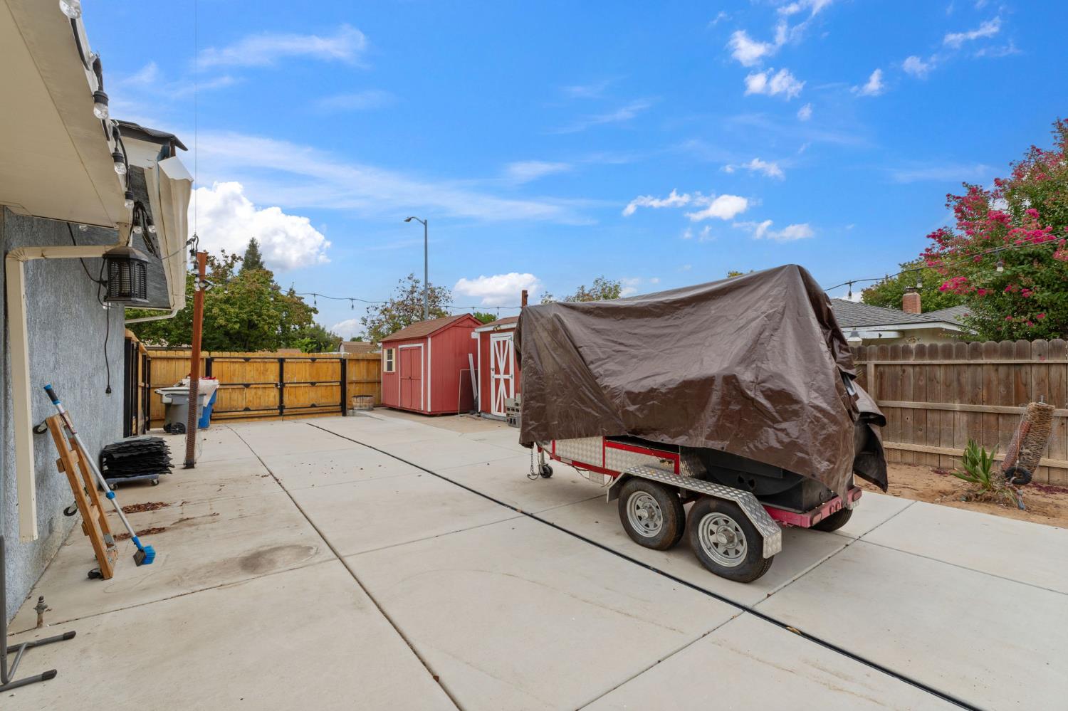 6594 N Fresno St, Fresno, CA 93710