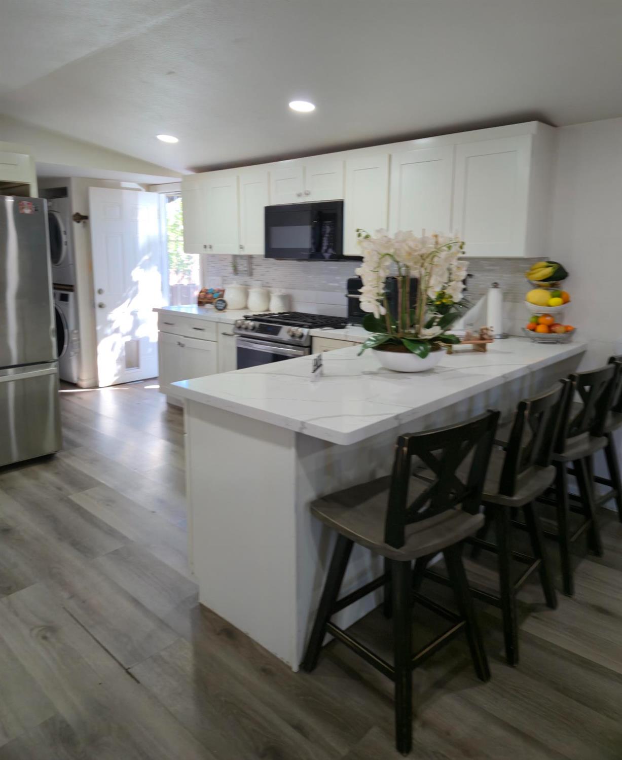 1284 Elizabeth St #80, Coalinga, CA 93210