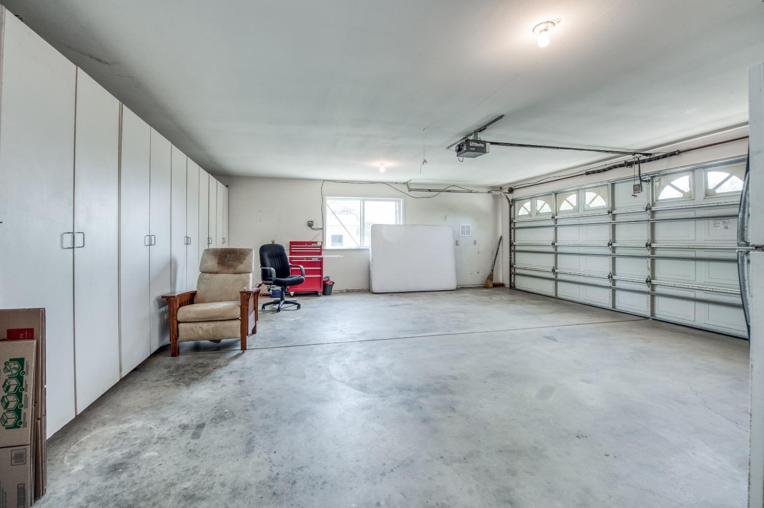 18486 Tollhouse Rd, Clovis, CA 93619