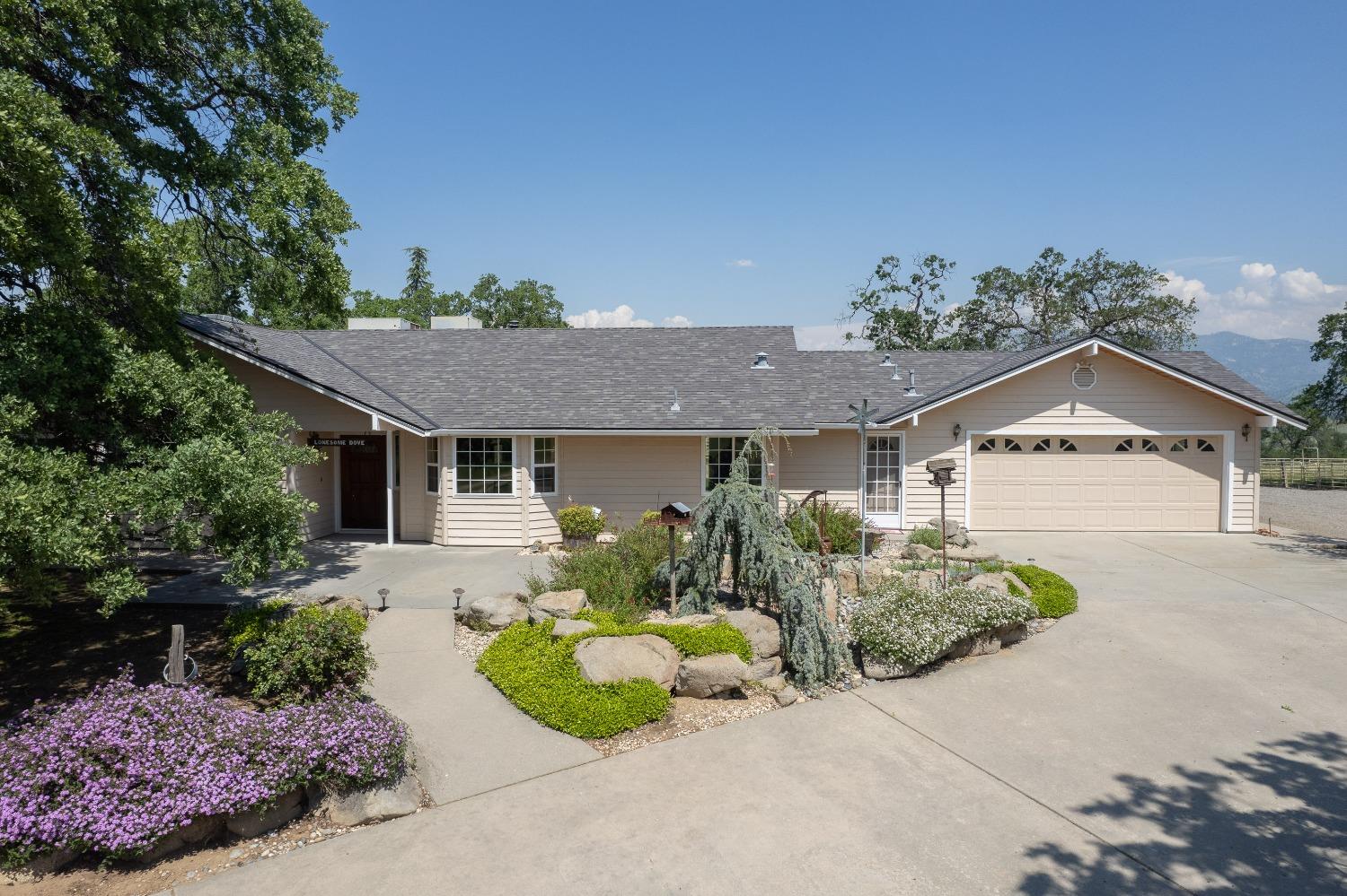 18486 Tollhouse Rd, Clovis, CA 93619