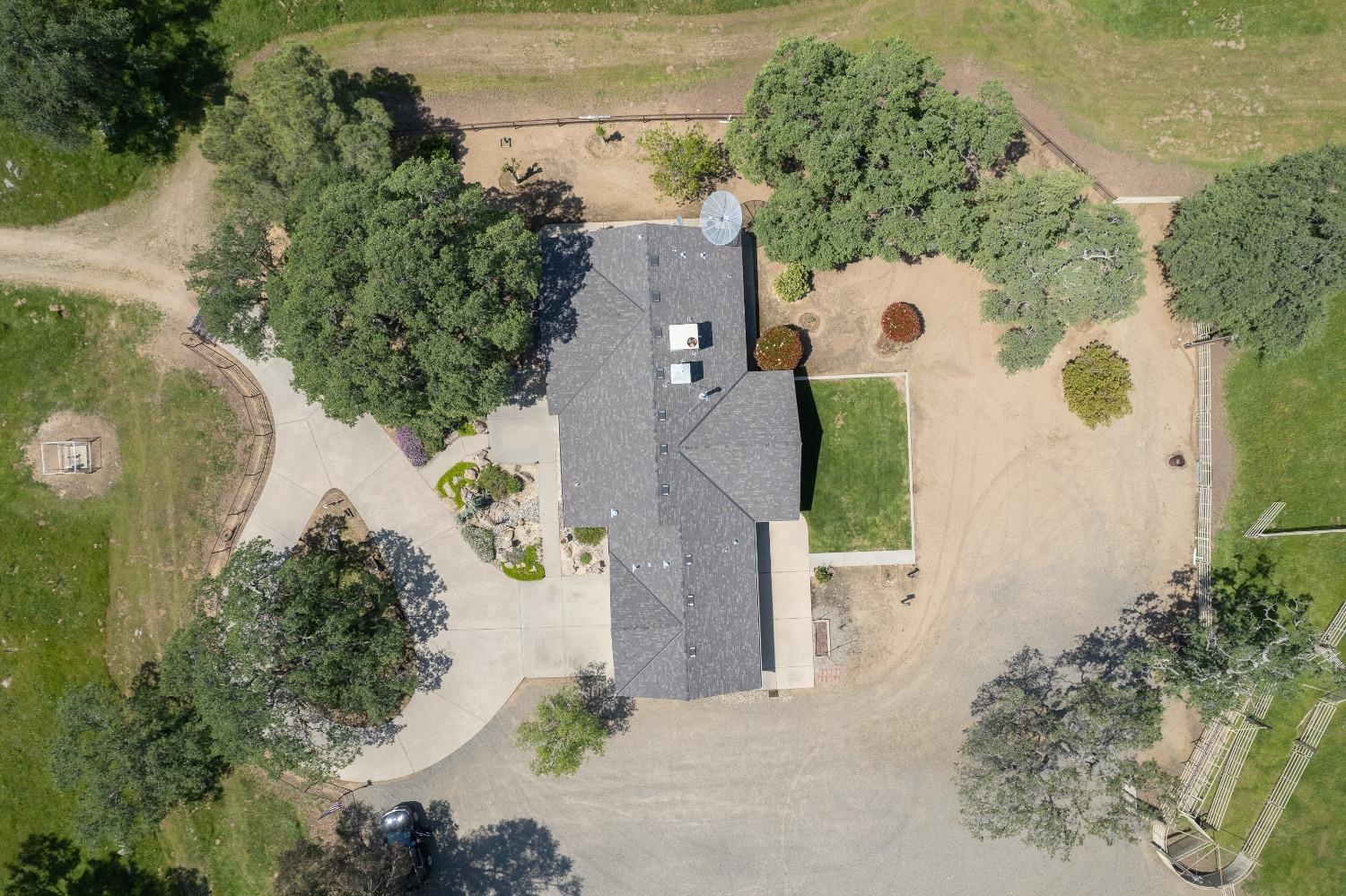 18486 Tollhouse Rd, Clovis, CA 93619