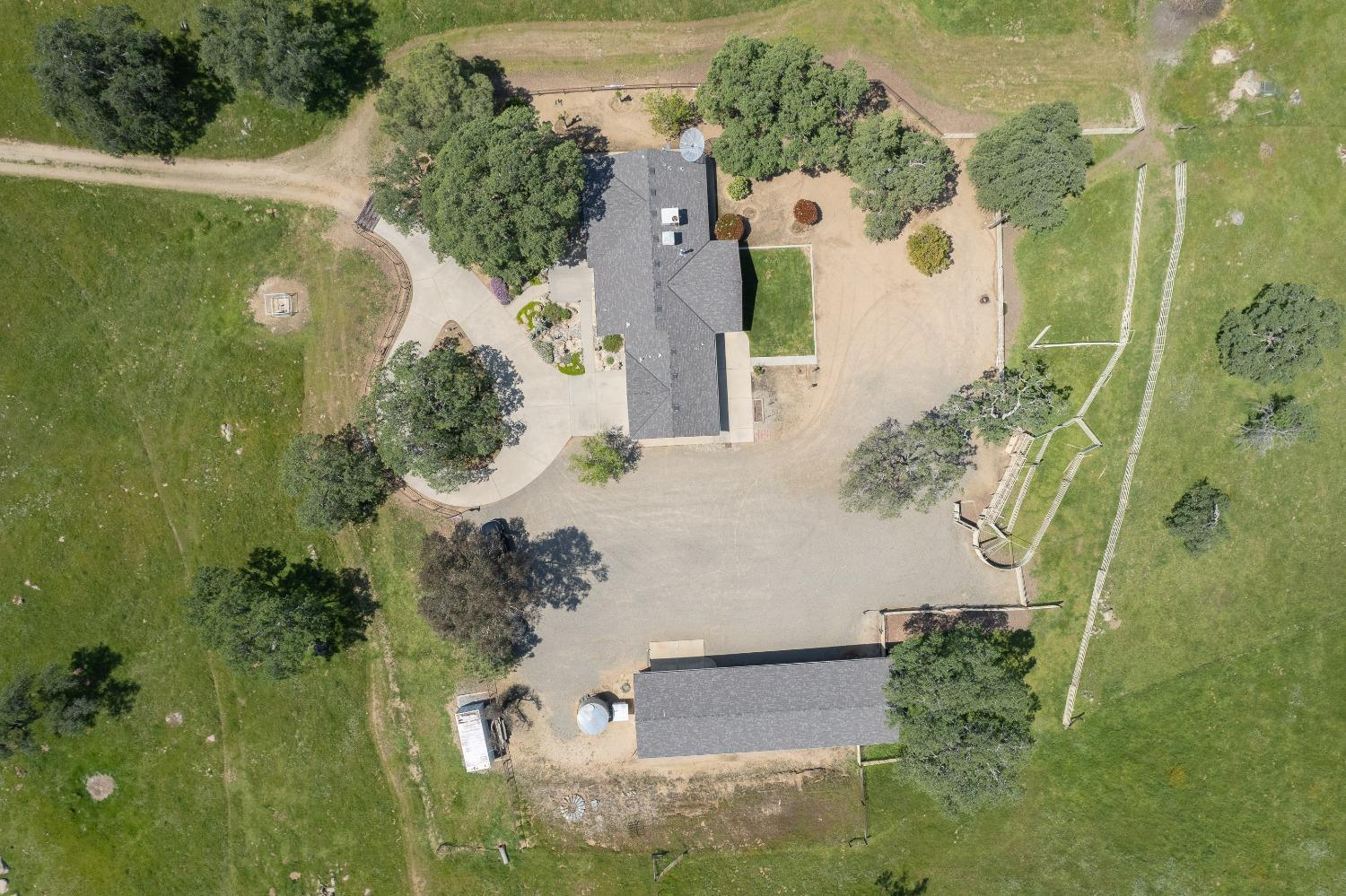 18486 Tollhouse Rd, Clovis, CA 93619