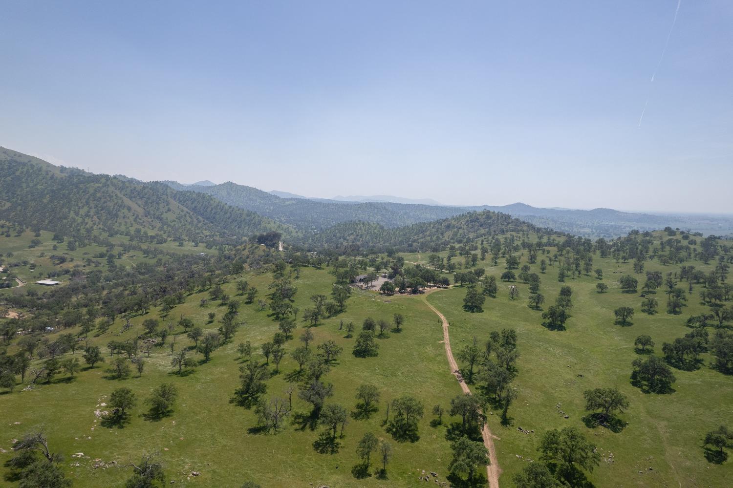 18486 Tollhouse Rd, Clovis, CA 93619