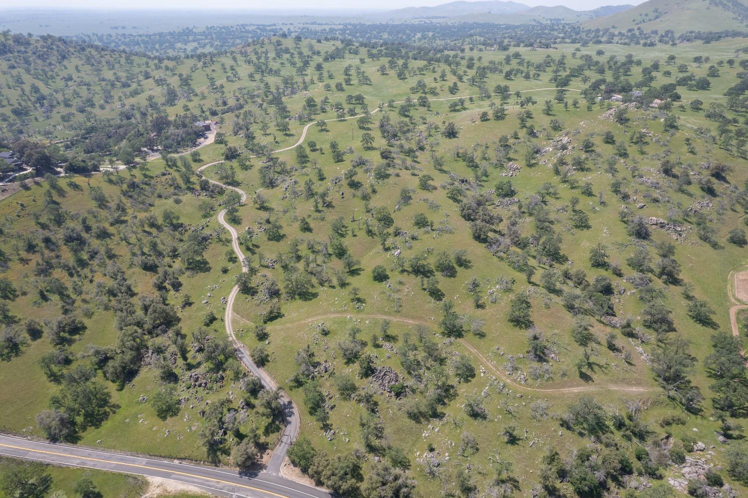 18486 Tollhouse Rd, Clovis, CA 93619