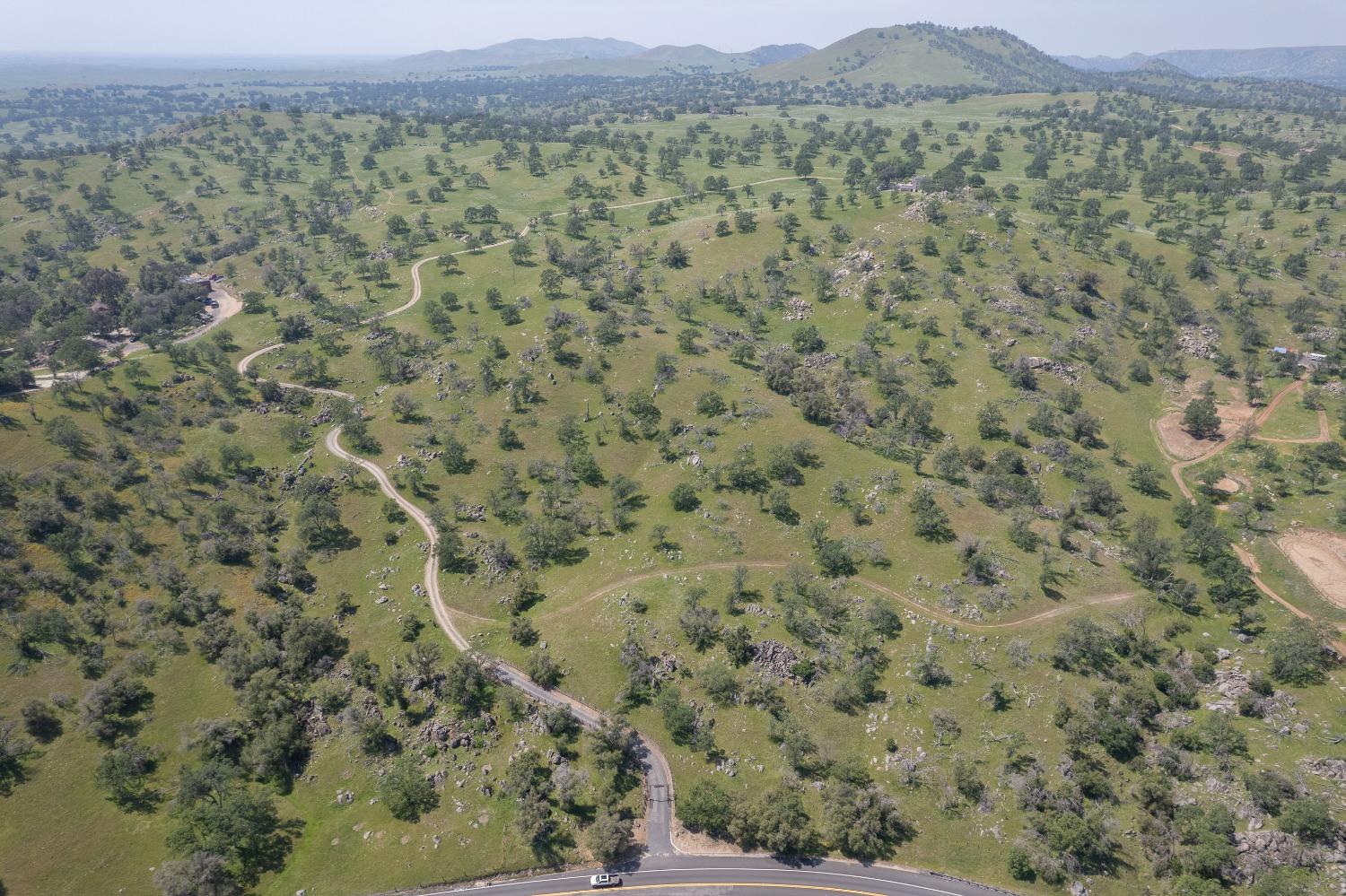 18486 Tollhouse Rd, Clovis, CA 93619